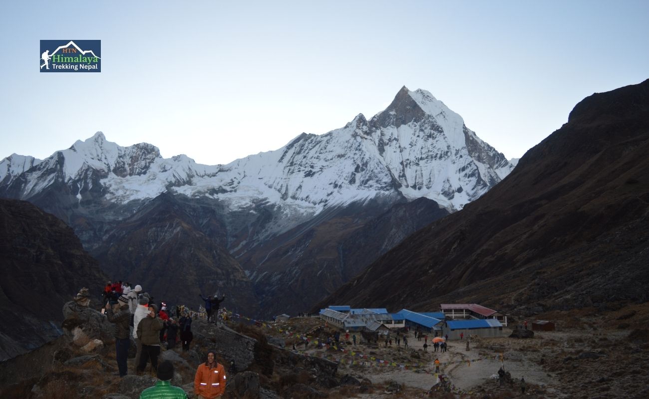 crowd-in-annapurna-base-camp-trek